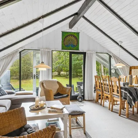 Holiday home Tjure - 900m From The Sea In Ne Jutland By Interhome *